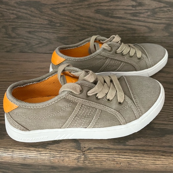 Boy’s Skechers Memory Foam Gel-Infused Direct Pulse Jump Shift Canvas Sneakers - Picture 12 of 13